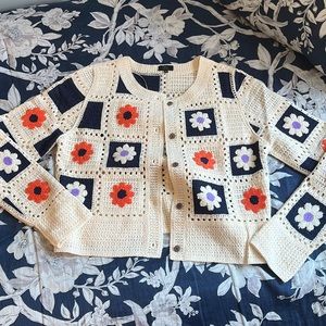 Debut crochet flower sweater size medium/large